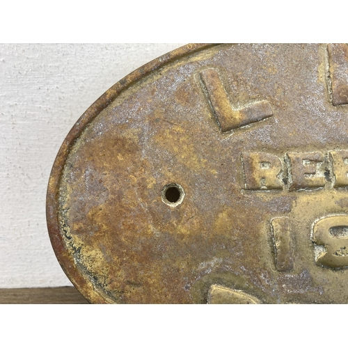 437 - An 'LMS Derby Rebuilt 1920' cast brass works plate - approx. 14.5cm high x 25.5cm wide