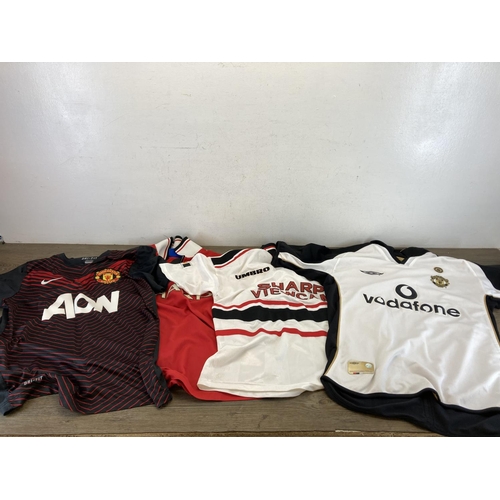 471 - Five Manchester United football tops to include 1998-99 season Umbro home and away shirts etc.