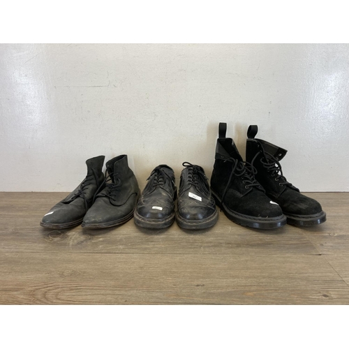 480 - Three pairs of black leather men's shoes, Dr. Martens The Original brogues, Dr. Martens 1460 Mono So... 