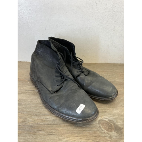 480 - Three pairs of black leather men's shoes, Dr. Martens The Original brogues, Dr. Martens 1460 Mono So... 