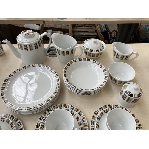 400 - A collection of Alfred Meakin Random dinnerware to include six cups, saucers and side plates, coffee... 