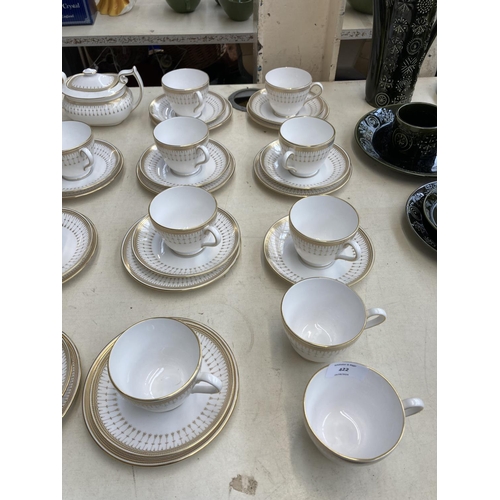 422 - A collection of Spode Queen's Gate Y8052 bone china to include fifteen teacups, thirteen saucers, el... 