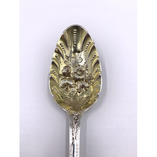 2122 - A George III Henry Chawner hallmarked London silver berry spoon, dated 1791 - approx. gross weight 6... 