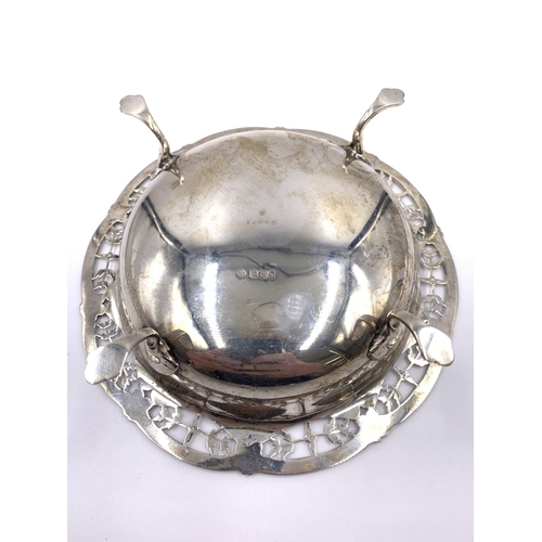 2137 - A George V William Hutton & Sons Ltd hallmarked Sheffield silver pierced footed bowl, dated 1913 - a... 