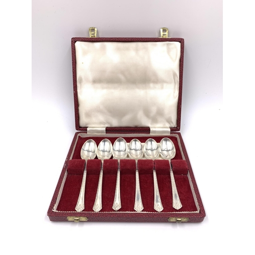 2147 - A cased set of six Elizabeth II Francis Howard Ltd. hallmarked Sheffield silver teaspoons, dated 196... 