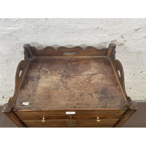 211 - A George III mahogany nightstand/bedside cabinet - approx. 80cm high x 54cm wide x 40cm deep