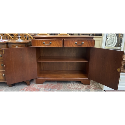 108 - An Ian Smith Reproductions mahogany sideboard - approx. 86cm high x 98cm wide x 37cm deep