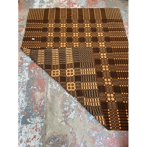 116 - A mid 20th century Welsh brown woollen blanket - approx. 200cm x 165cm