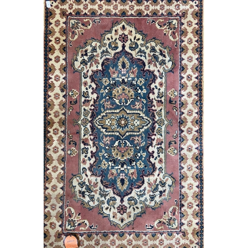 34 - A Shirvana Traditional Persian design rug - approx. 160cm x 92cm