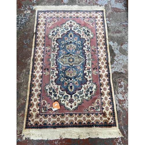 47 - A Shirvana Traditional Persian design rug - approx. 160cm x 92cm