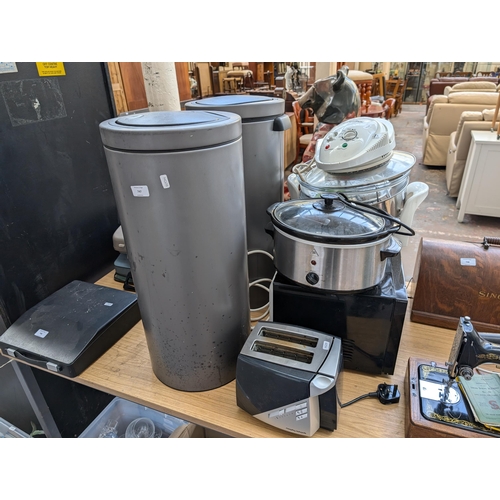 747 - A collection of kitchen items to include two Brabantia bins, Cookworks 800w microwave oven, Andrew J... 