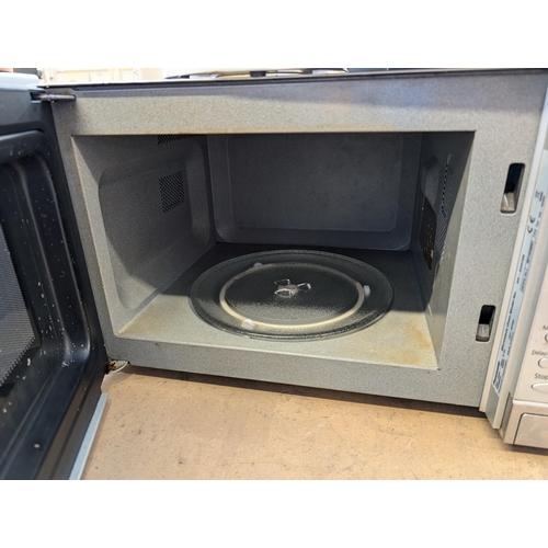 772 - Two items, one Panasonic NN-SD279S 850w inverter microwave oven and one Kenwood Chef KM300 food mixe... 