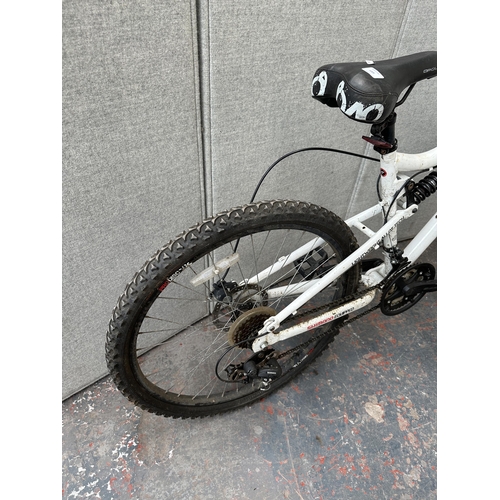 1005 - An Apollo Paradox boy's mountain bike