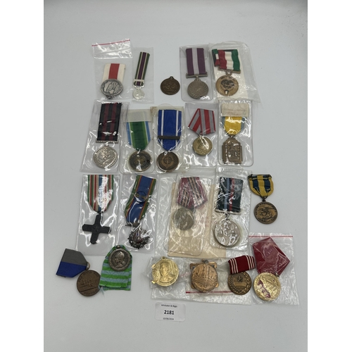 2181 - Twenty military medals to include USSR, United Nations, Kuwait Liberation etc.