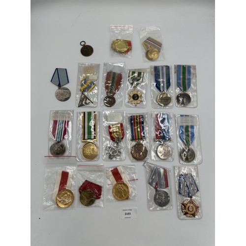 2193 - Twenty military medals to include South Vietnam Service with 1960 clasp, United Nations, USSR, South... 