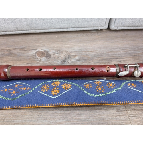 660 - A cased Schott's 'Concert' tenor recorder