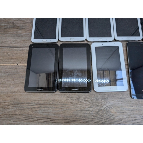 708 - A collection of Samsung tablets to include SM-T210, GT-P3110, SM-T335 etc.