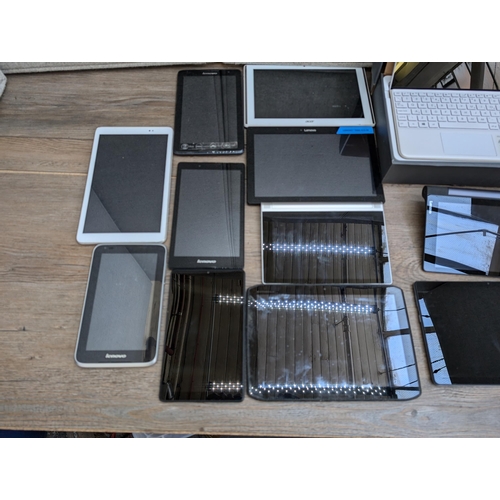 724 - A collection of Android tablets to include ASUS, Huawei, Lenovo etc.