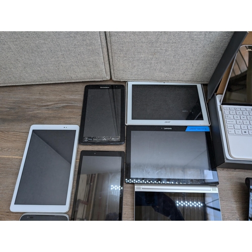 724 - A collection of Android tablets to include ASUS, Huawei, Lenovo etc.