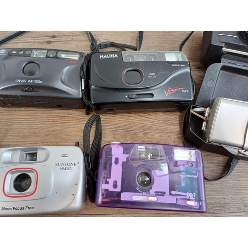 624 - A collection of cameras to include Olympus µ[mju:] Digital 400, Kodak EasyShare CX6200 2mp digital, ... 