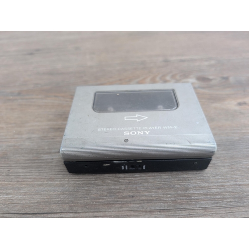 656 - An early 1980s Sony Walkman II personal cassette player