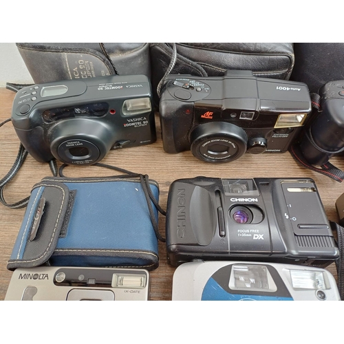 630 - A collection of compact cameras to include Minolta AF-E, Fujifilm DL-290 Zoom, Panasonic C-3000ZM Zo... 