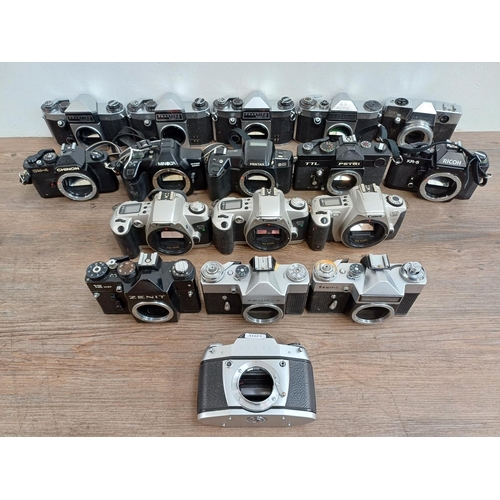 638 - Seventeen 35mm SLR camera bodies to include Ihagee Exa IIb, KMZ Zenit 12XP, Canon EOS 300, Petri TTL... 