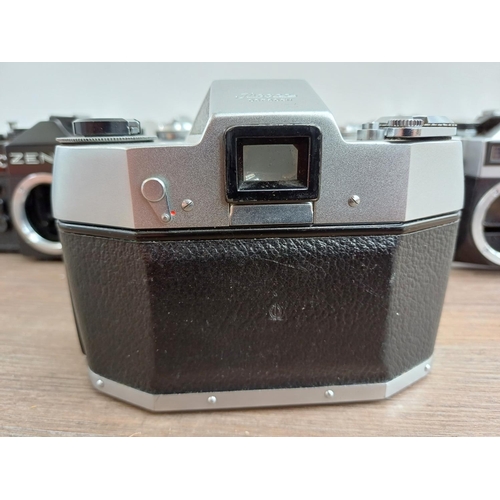 638 - Seventeen 35mm SLR camera bodies to include Ihagee Exa IIb, KMZ Zenit 12XP, Canon EOS 300, Petri TTL... 