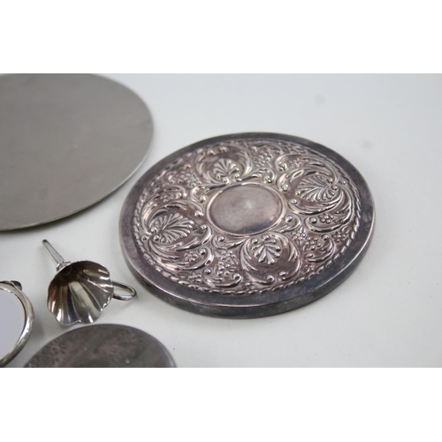 2189 - Seven hallmarked sterling silver items to include glass vanity jar, perfume bottle, compact mirror e... 