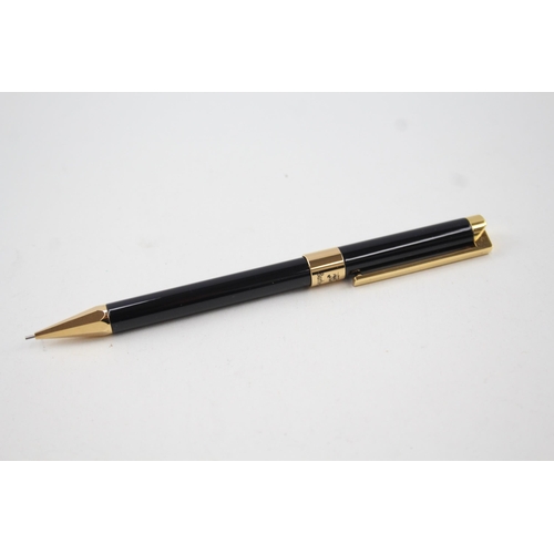 2196 - A boxed Burberry's of London black lacquered mechanical pencil