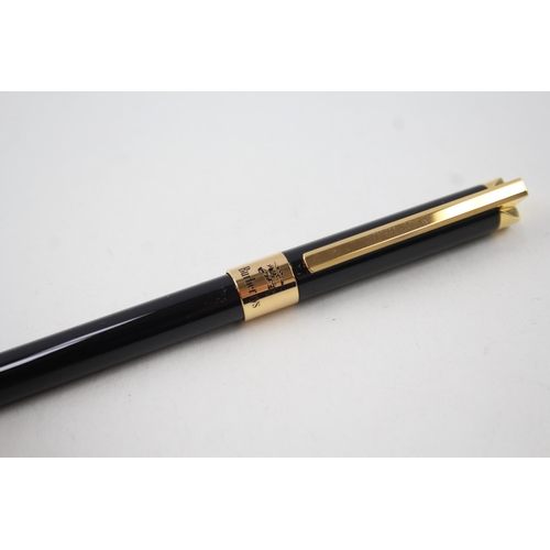 2196 - A boxed Burberry's of London black lacquered mechanical pencil