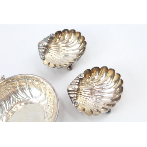 2207 - Three hallmarked sterling silver dishes - approx. gross weight 58g