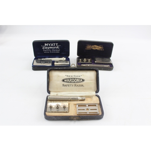 2218 - Three boxed razors, one Gillette, one Myatt 'Daymark' and one Wardonia 'New Edge'