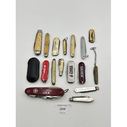 2228 - A collection of pocket knives to include Swiss army, hallmarked Sheffield silver and mother of pearl... 