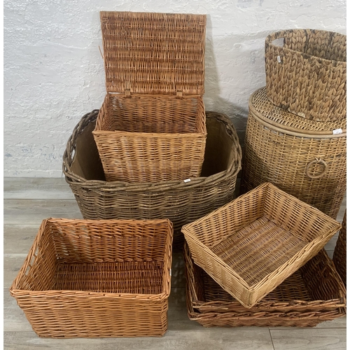 123 - Eleven wicker baskets