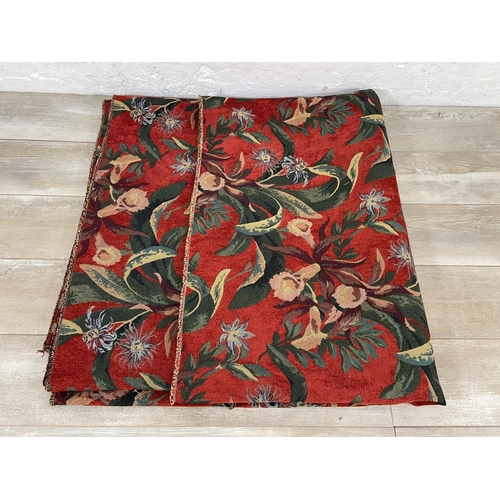 234 - A large offcut of floral fabric - approx. 675cm x 148cm