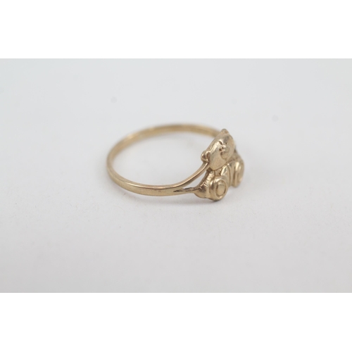 2066 - A 9ct gold Forever Friends bear ring - approx. gross weight 0.9g