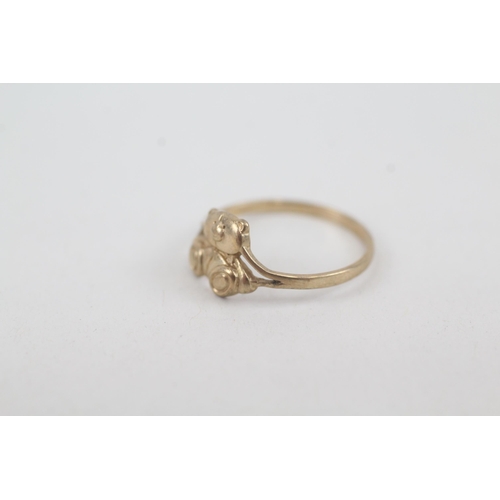 2066 - A 9ct gold Forever Friends bear ring - approx. gross weight 0.9g