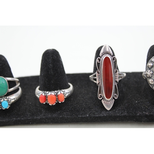 2084 - Seven sterling silver gemstone rings to include moonstone, coral etc. - approx. gross weight 30g