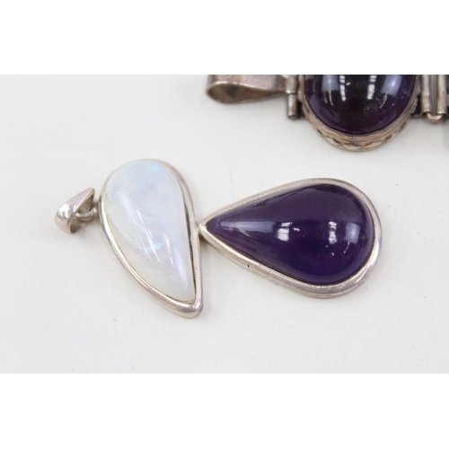 2090 - Five .925 silver gemstone set pendants to include moonstone, quartz etc. - approx. gross weight 75g