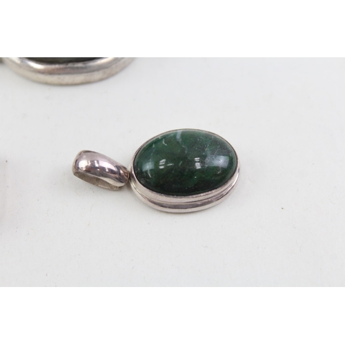 2090 - Five .925 silver gemstone set pendants to include moonstone, quartz etc. - approx. gross weight 75g