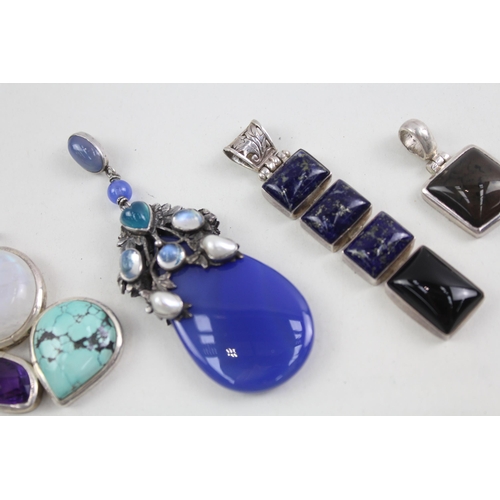 2097 - Five sterling silver gemstone set pendants to include lapis lazuli, moonstone etc. - approx. gross w... 