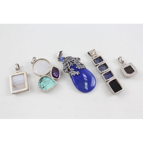 2097 - Five sterling silver gemstone set pendants to include lapis lazuli, moonstone etc. - approx. gross w... 