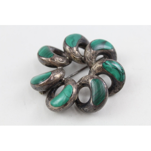 2105 - A Victorian sterling silver malachite brooch - approx. gross weight 27g