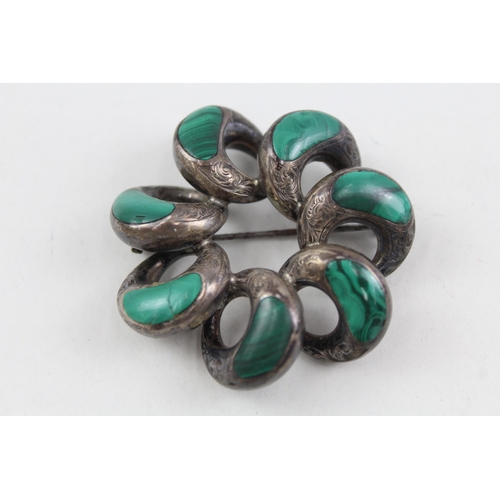 2105 - A Victorian sterling silver malachite brooch - approx. gross weight 27g