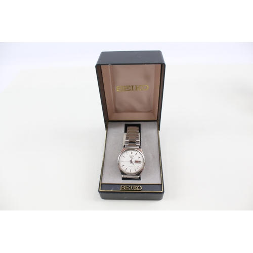 2170 - A boxed Seiko 5 stainless steel automatic men's wristwatch