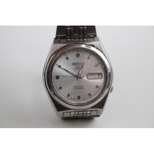 2171 - A Seiko 5 stainless steel automatic men's wristwatch