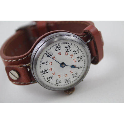 2176 - An early 20th century hand wind men's trench watch