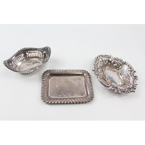 2193 - Three hallmarked sterling silver trinket dishes - approx. gross weight 69g