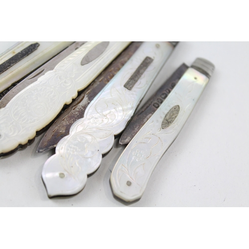 2198 - Four antique hallmarked sterling silver and mother of pearl fruit knives - approx. gross weight 84g